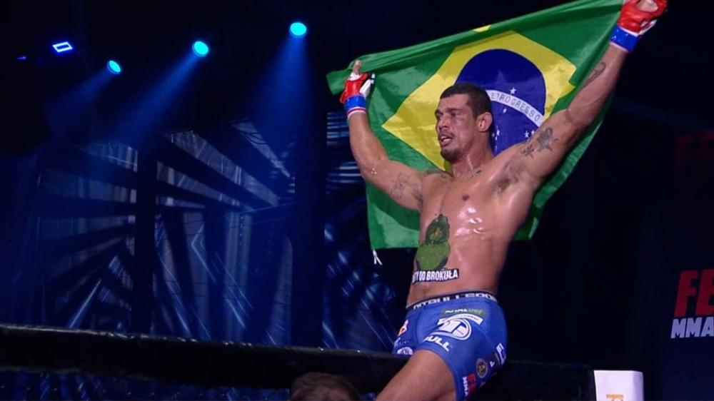 Eder Bambu vence na estreia na Polônia e conquista o cinturão do evento