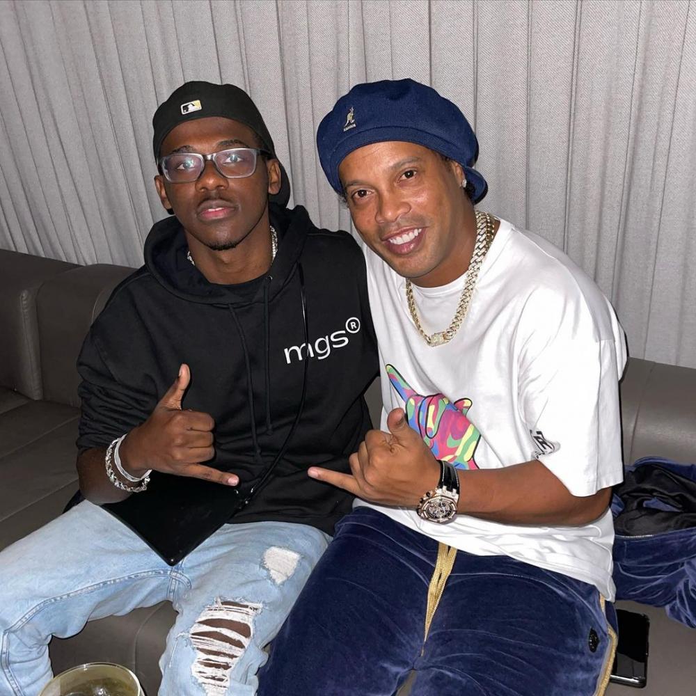 Revelação de Visconde do Rio Branco, Fabin se destaca na música e chega a parceria com Ronaldinho Gaúcho