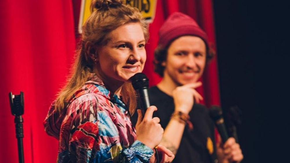Humorista alemã Lea Maria se apresenta em Ubá neste domingo, 14