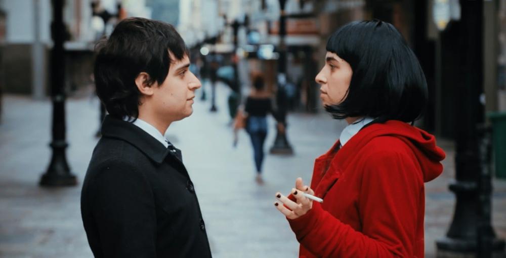 Luma Schiavon transforma canção “Luzes e Cachaça” em uma singela história de amor mineira em novo clipe