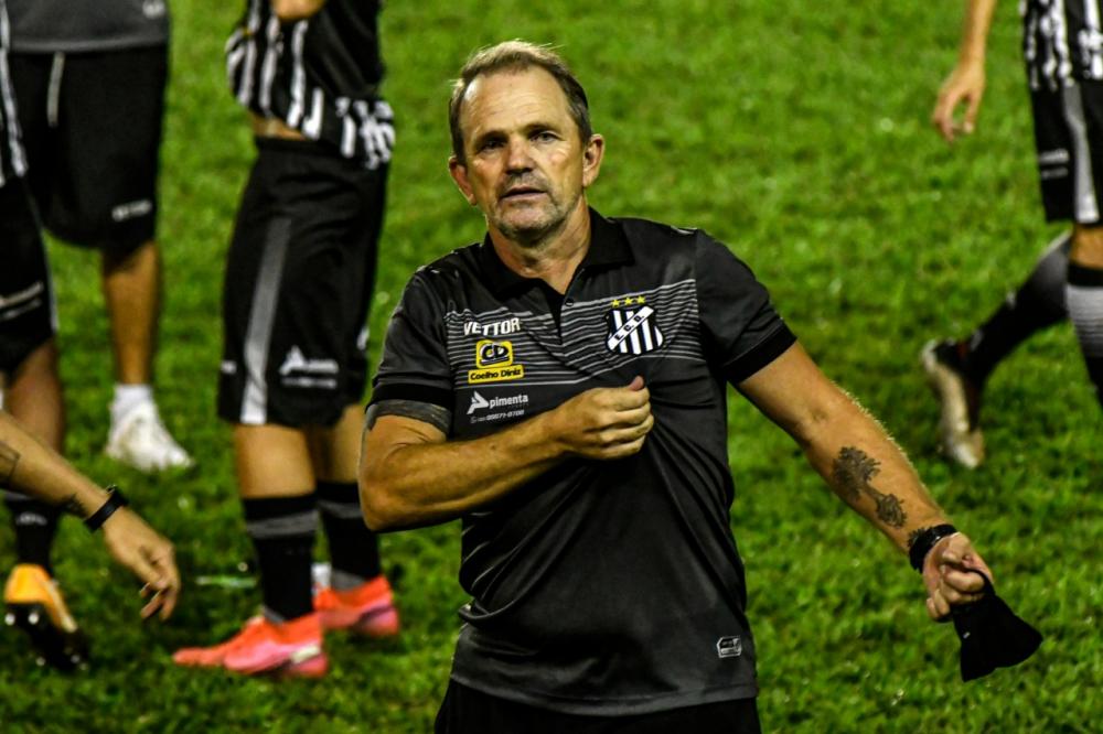 Aymorés apresenta treinador para a disputa do Módulo II do Campeonato Mineiro