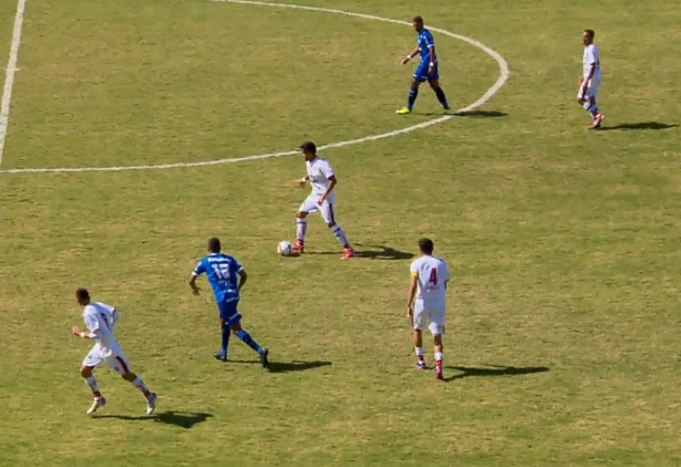 Aymorés leva gol aos 45 do segundo tempo e é derrotado pelo Varginha