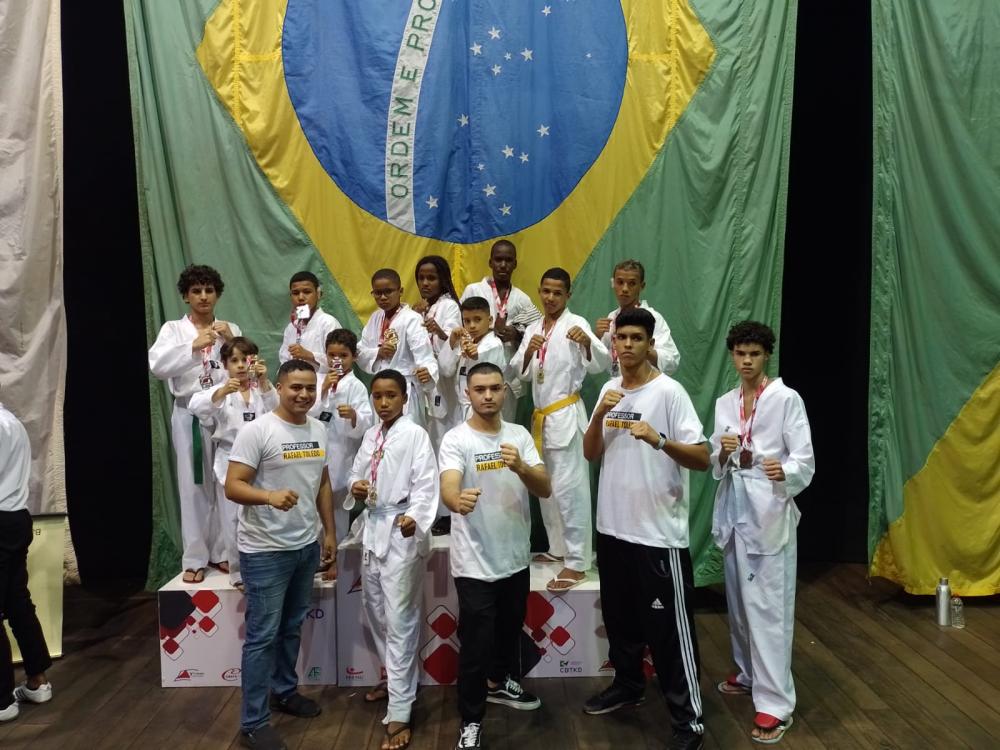 Equipe ubaense de Taekwondo conquista medalhas em competição estadual realizada em Mariana