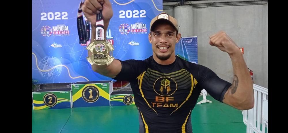 Eder Bambu conquista medalha de ouro em torneio Mundial de Jiu-Jitsu