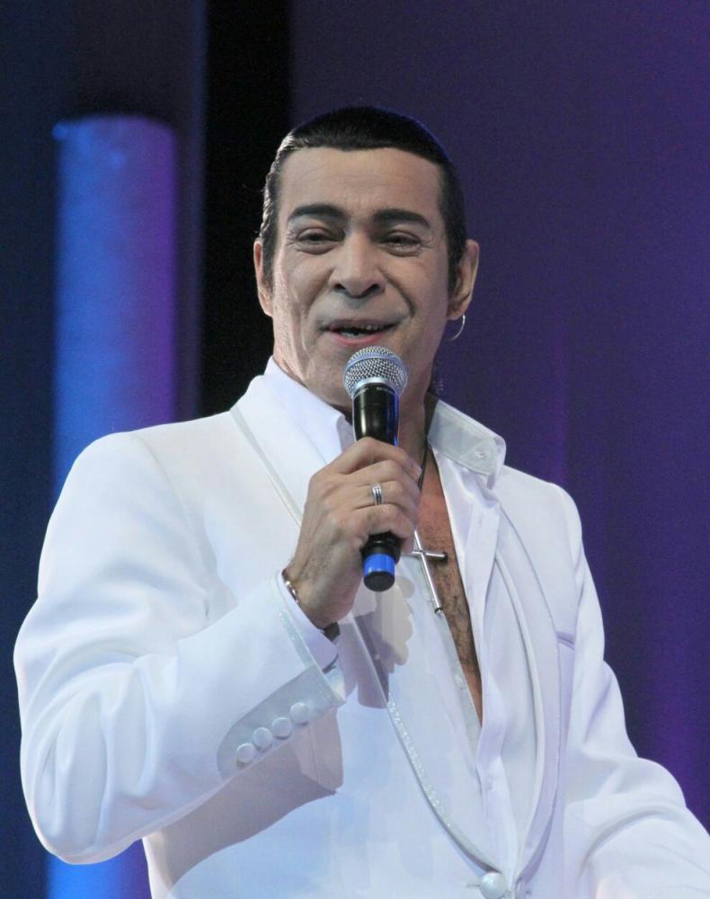 Cantor Elymar Santos se apresenta em Ubá em outubro