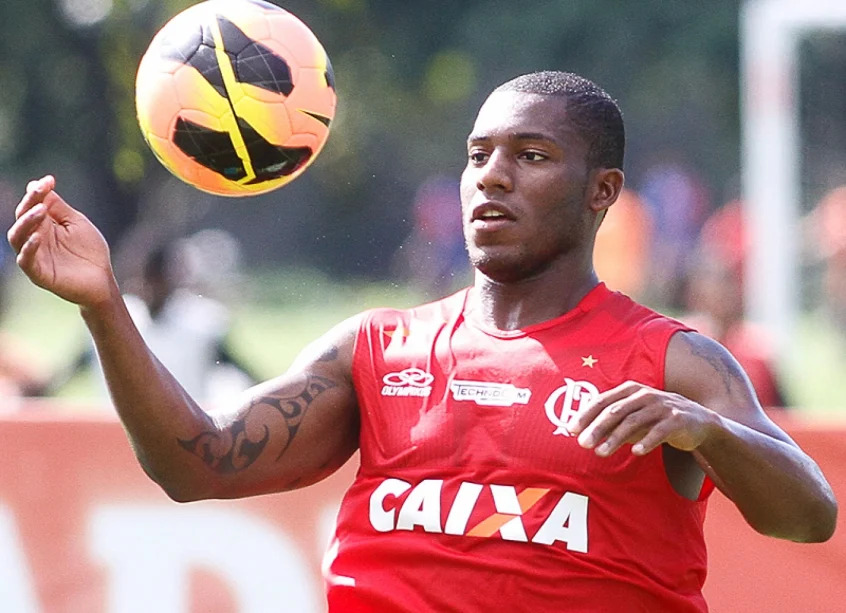 Itararé acerta com jogador campeão da Copa do Brasil pelo Flamengo para a sequência do Regional