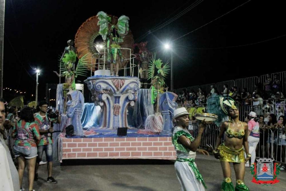 Ainda é carnaval! Desfile das escolas de samba de Ubá acontece no sábado (04)