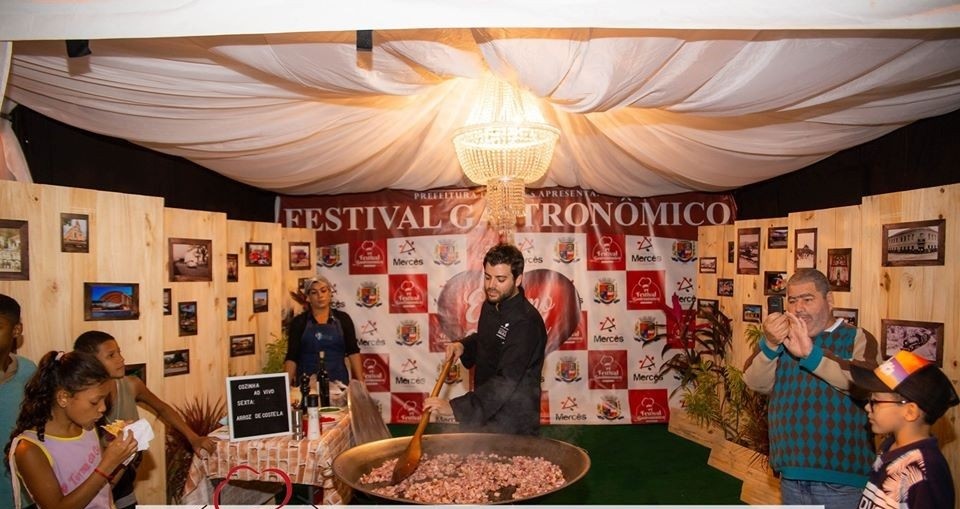 5ª Edição do Festival Gastronômico de Mercês reúne música, artesanato e solidariedade
