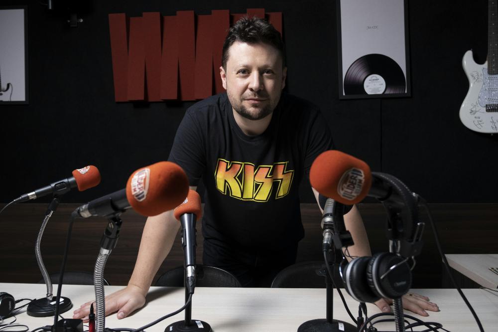 Líder FM celebra Dia do Rock com programa especial nesta quinta