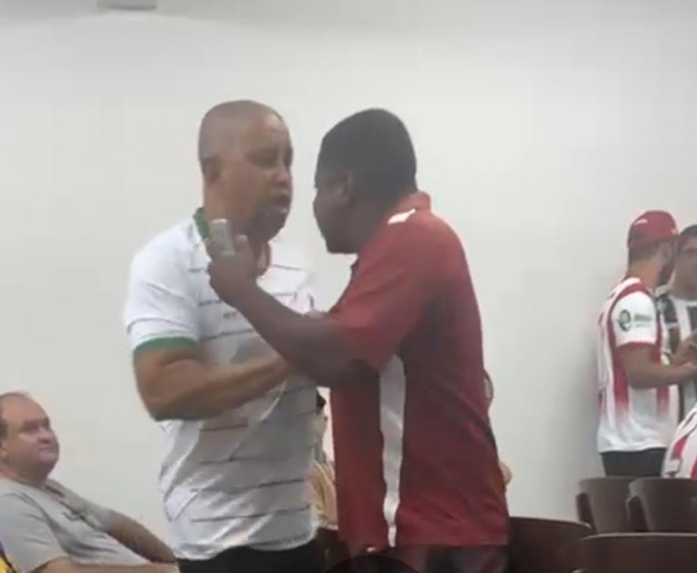 Reunião do Campeonato Regional da LAU termina em confusão 
