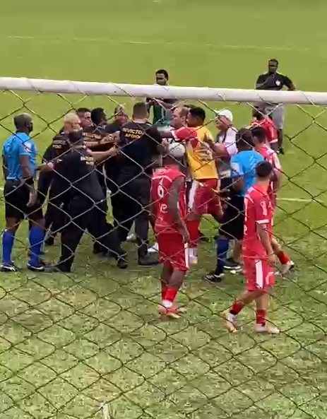 Mais um jogo acaba por falta de segurança no Campeonato Regional da LAU