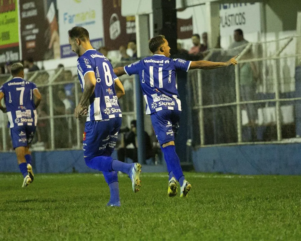 Com gols de Isaac e Garrinsha, Aymorés vence a primeira no Módulo 2