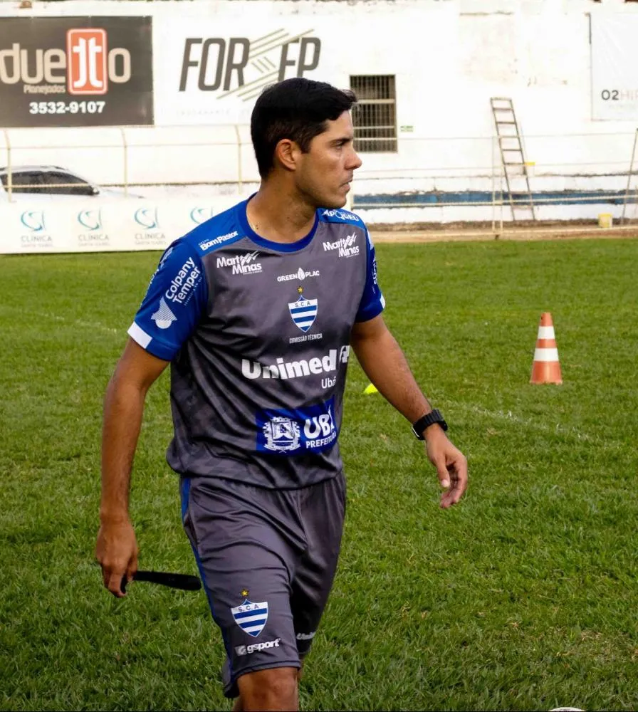 Técnico Igor Guerra deixa o comando do Aymorés