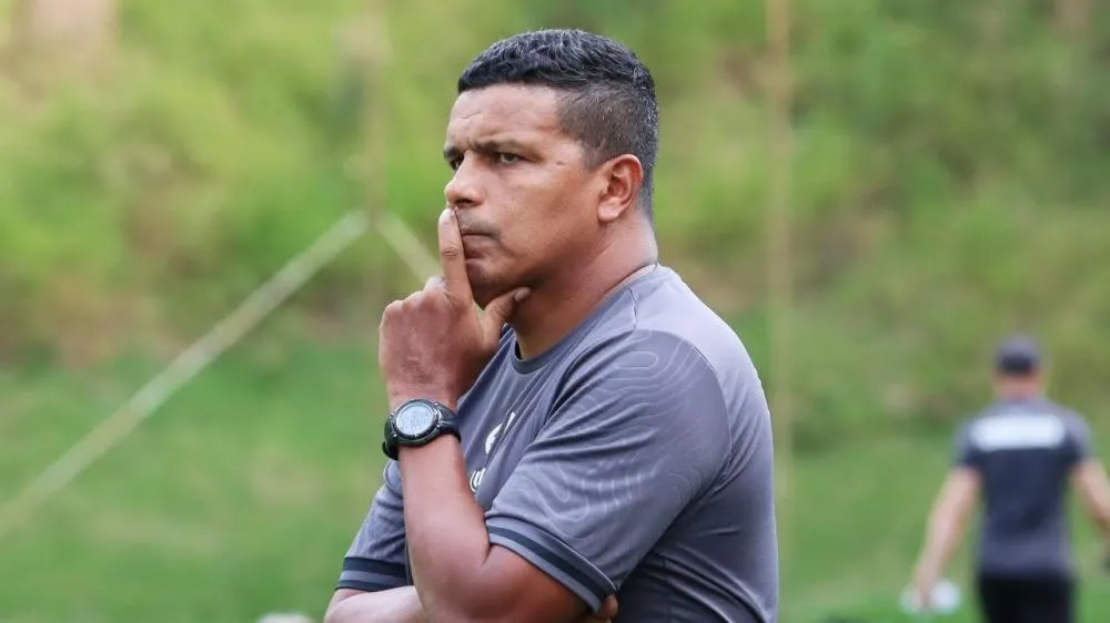 Aymorés anuncia Alexandre Lopes como novo técnico para o Módulo II do Mineiro