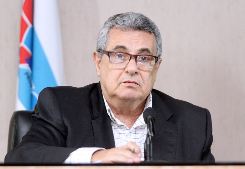Arbitral sugere datas, e Bangu e Flamengo esperam aval do governo para iniciar volta do Carioca na quinta