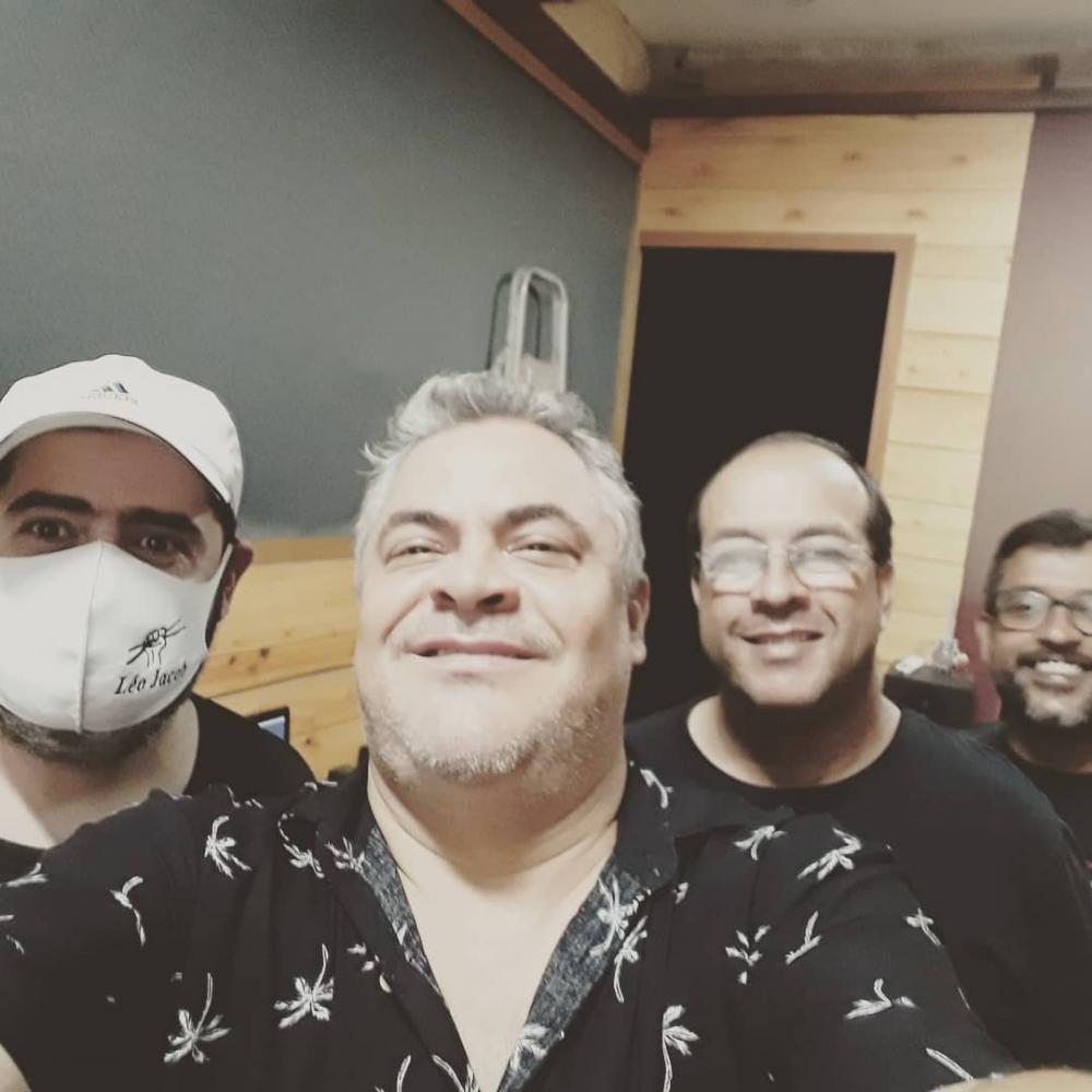 Com mais de 30 anos na estrada, Banda de Garagem lança seu primeiro videoclipe