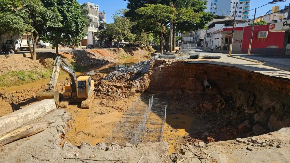 Vereadores pedem acesso a contratos de obras e defendem mudanças para acelerar reconstrução de Ubá