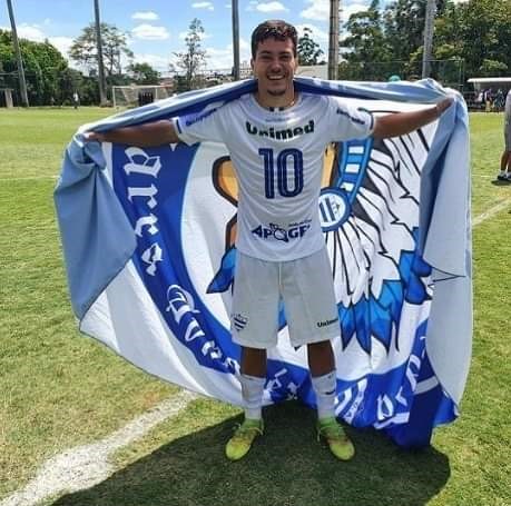 Meia Stefano acerta retorno ao Aymorés para a disputa do Módulo II do Campeonato Mineiro