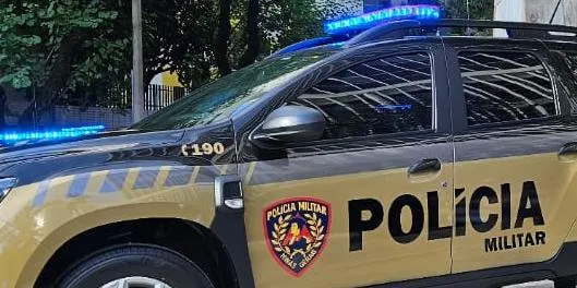 Motociclista tenta fugir de blitz e acaba preso por tráfico de drogas em Ubá