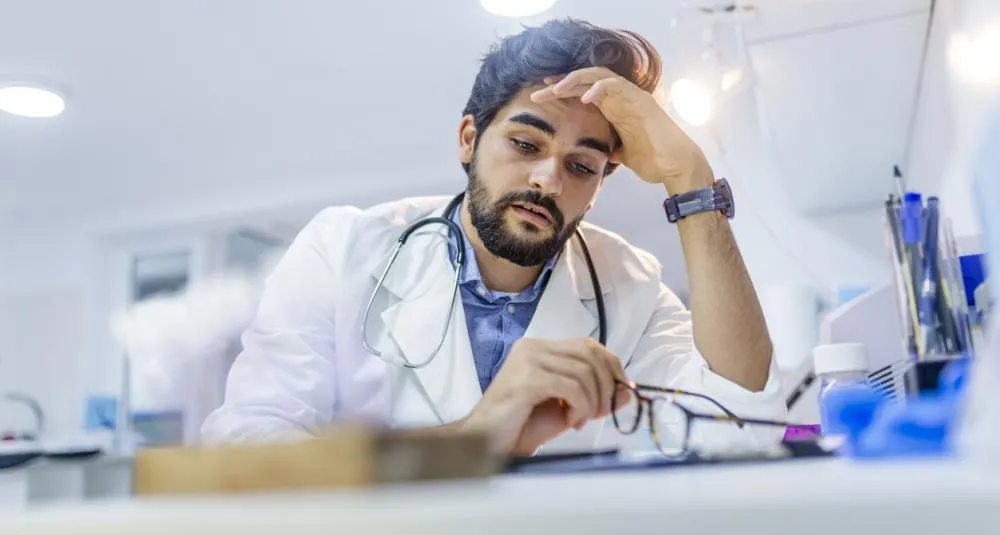 Senado aprova exame obrigatório para médicos; estudantes terão que passar por três avaliações para exercer a profissão