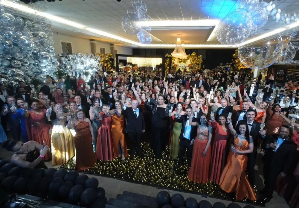Prêmio Rayka vai homenagear 65 personalidades, empresas e autoridades de Ubá e região