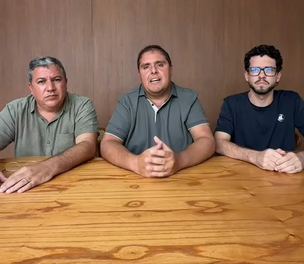 Secretário Salomão Curi, o Prefeito José Damato e o Secretário Guilherme Lopes. Foto: Reprodução Vídeo