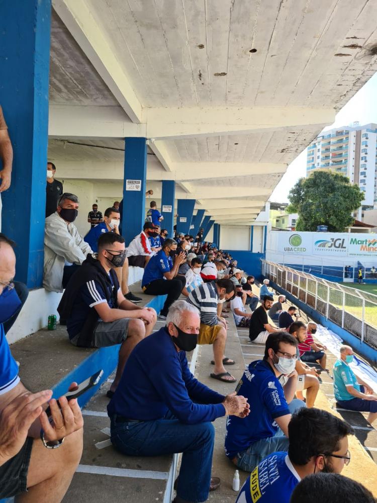 Com presença de torcedores, Aymorés perde de novo e é o lanterna do campeonato