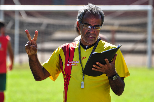 Aymorés anuncia o treinador Wantuil Rodrigues